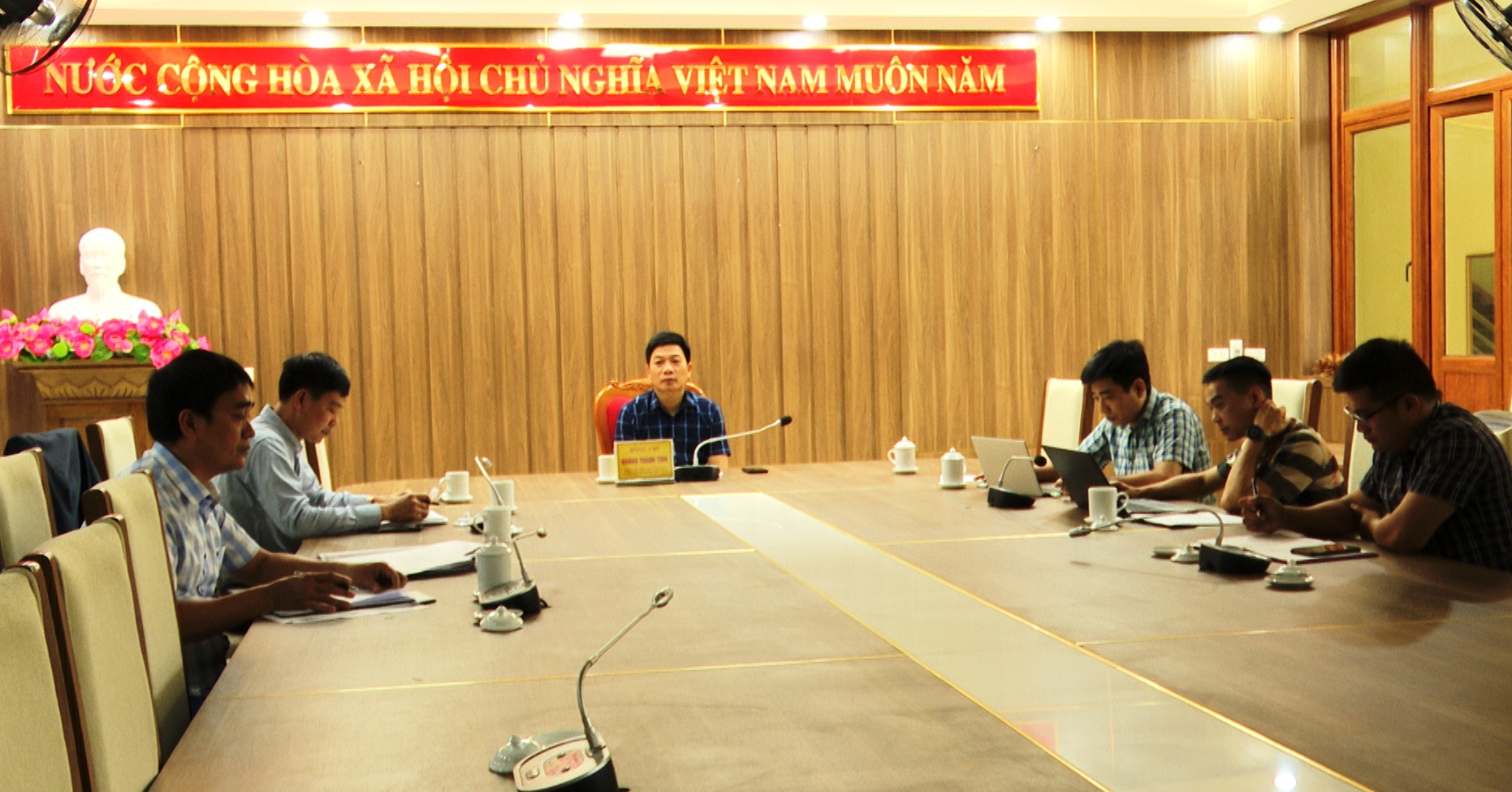 Họp triển khai Dự án cấp điện thôn Khuổi Dò, Ngọc Sơn, xã Bạch Ngọc.