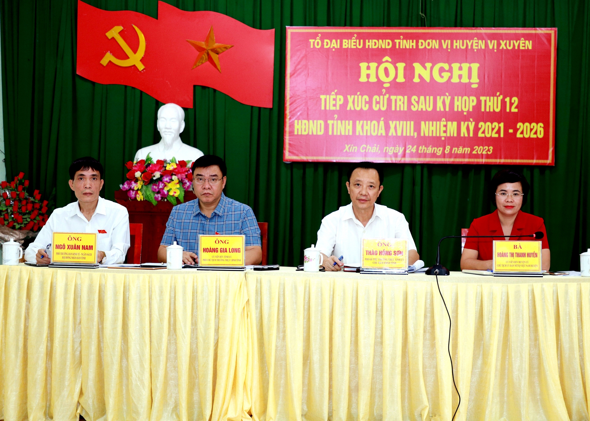Tổ đại biểu HĐND tỉnh tiếp xúc cử tri tại Vị Xuyên