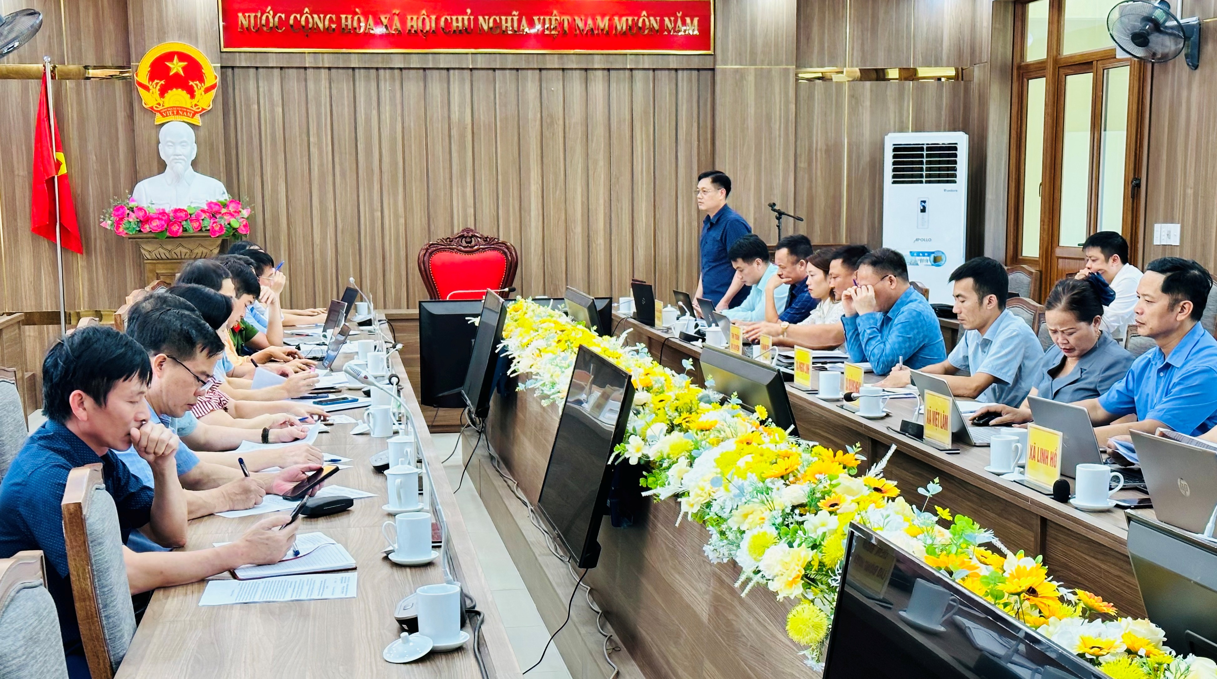 Đoàn công tác BHXH tỉnh làm việc tại huyện Vị Xuyên