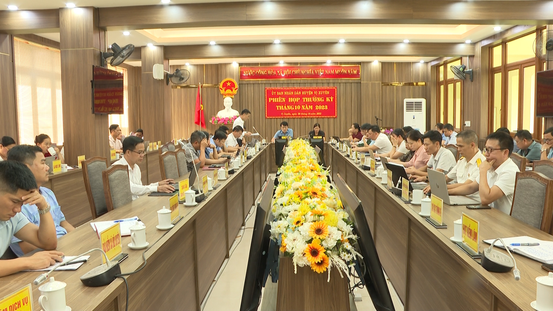 Phiên họp thường kỳ UBND huyện Vị Xuyên tháng 10.