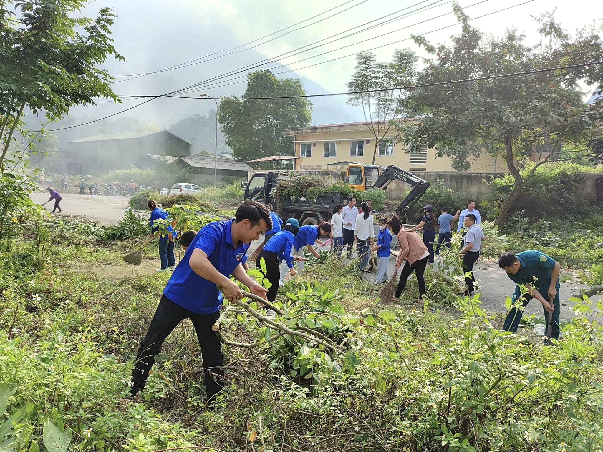 Tuổi trẻ Vị Xuyên thực hiện “Dân vận khéo” trong xây dựng NTM