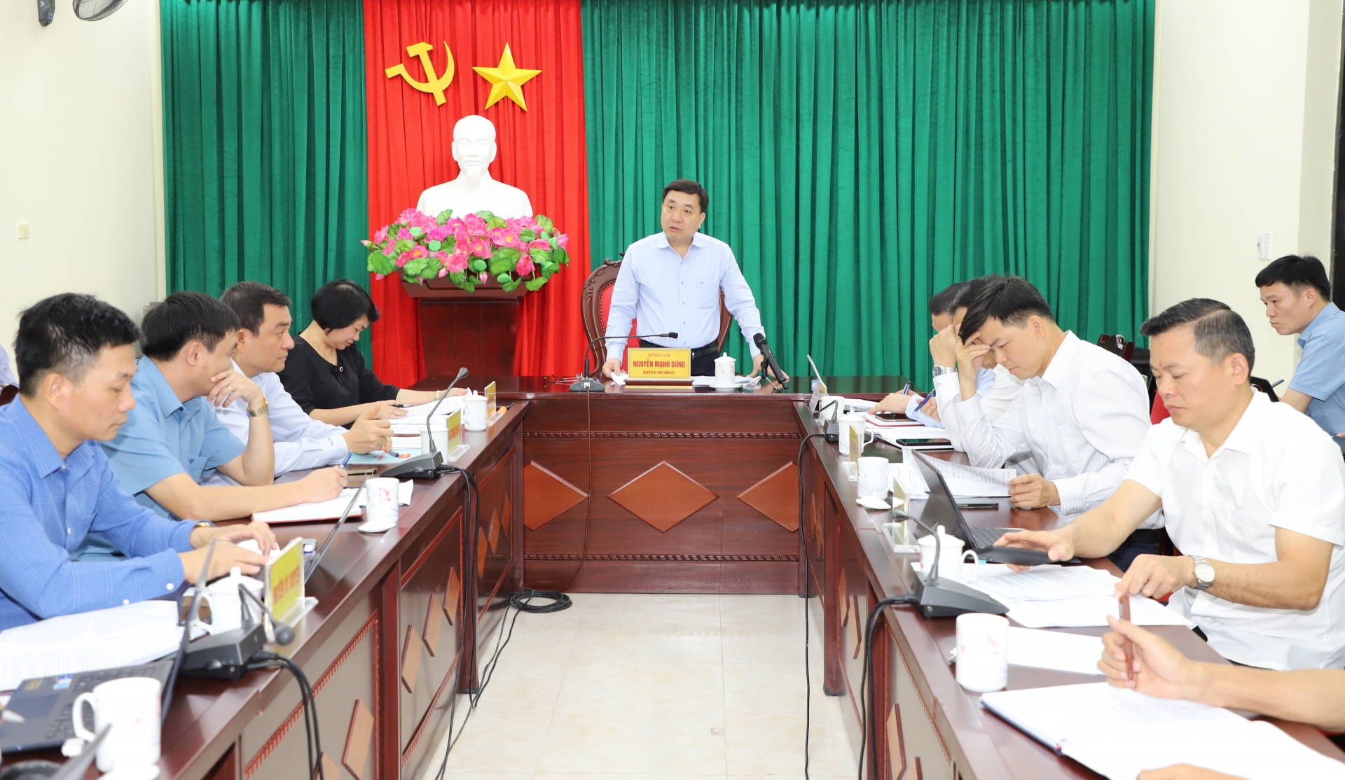 Quyền Bí thư Tỉnh ủy Nguyễn Mạnh Dũng tiếp công dân