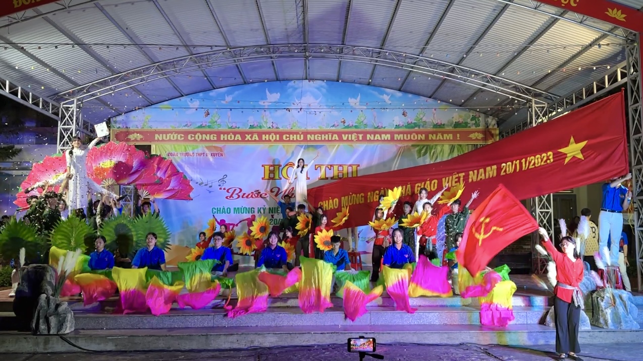 Trường THPT Vị Xuyên tổ chức “Hội thi bước nhảy thanh niên” mừng ngày 20/11