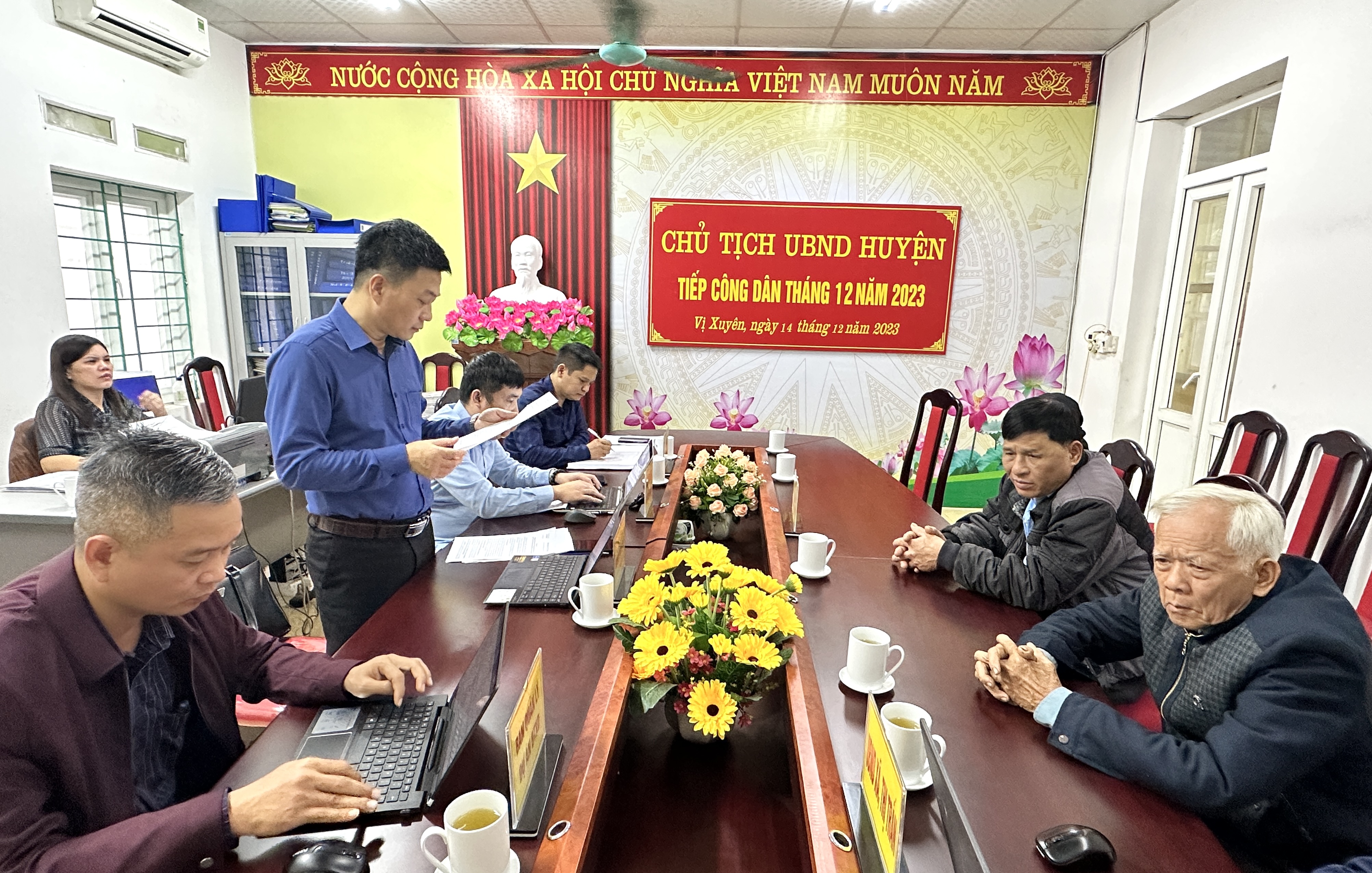 Chủ tịch UBND huyện Hoàng Thanh Tịnh tiếp công dân định kỳ tháng 12