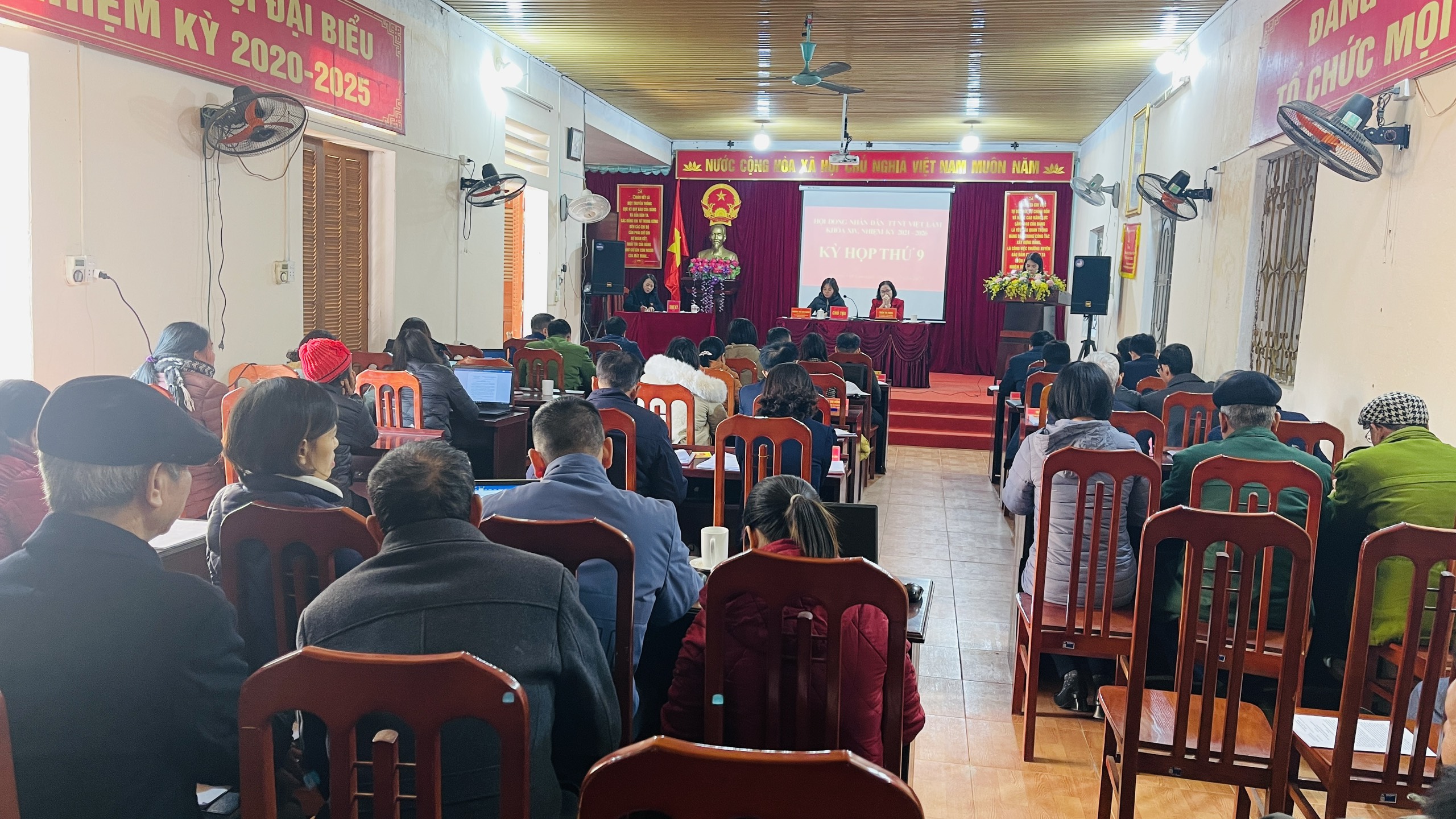 Kỳ họp thứ 9 HĐND khóa XIV, nhiệm kỳ 2021 – 2026 thị trấn Việt Lâm