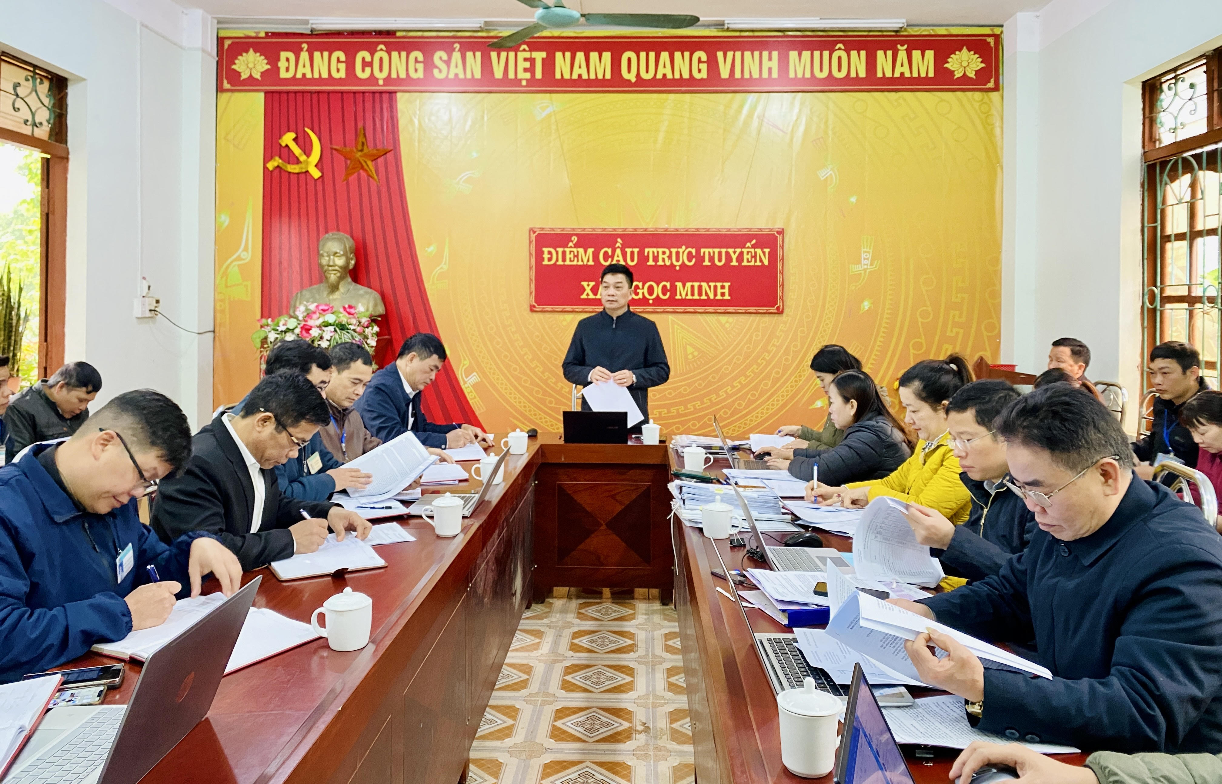 Đồng chí Hoàng Thanh Tịnh, Chủ tịch UBND huyện làm việc tại xã Ngọc Minh