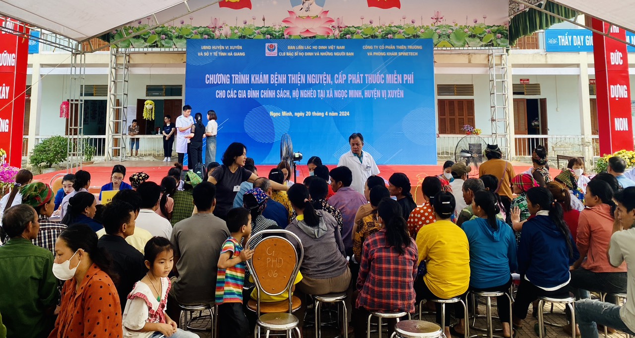 Chương trình khám chữa bệnh, cấp phát thuốc miễn phí tại xã Ngọc Minh