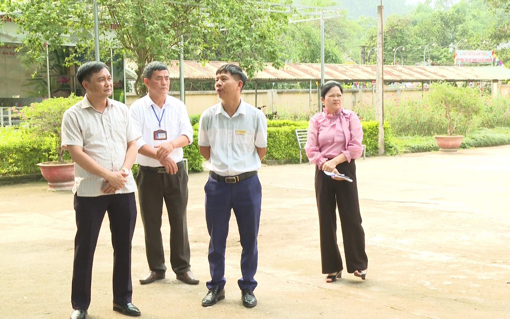 HĐND huyện Vị Xuyên giám sát công tác quản lý, sử dụng đất công tại xã Ngọc Minh.