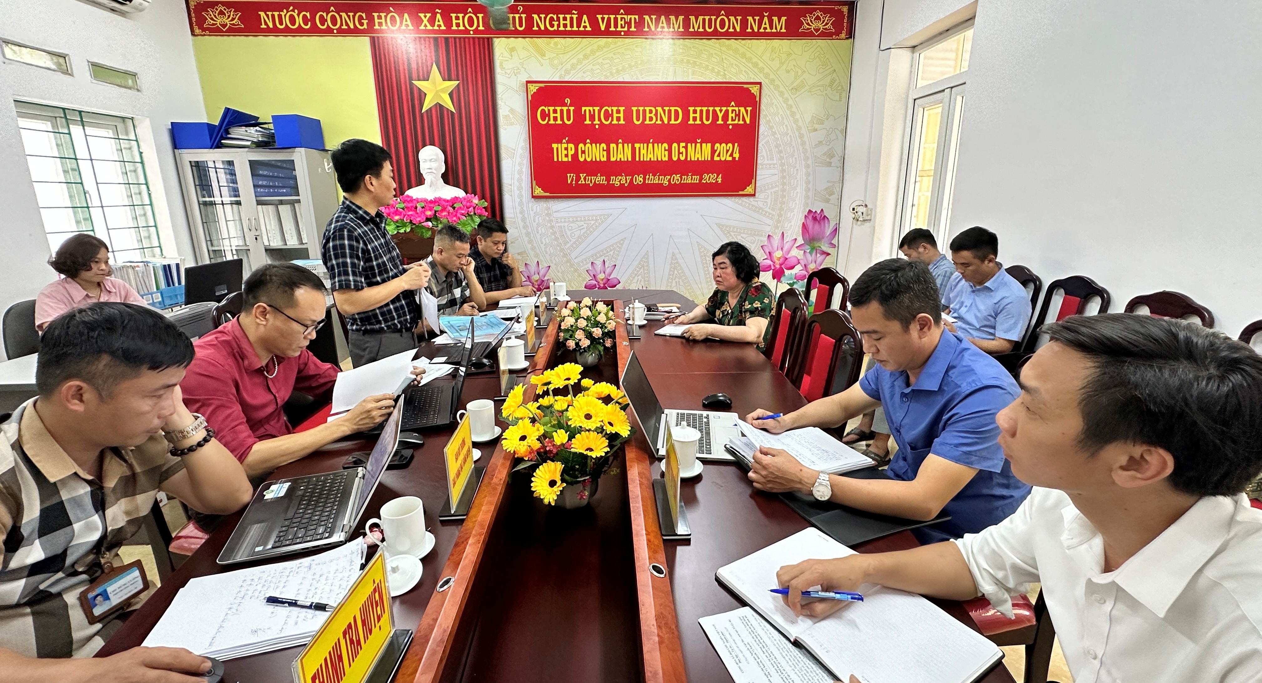 Chủ tịch UBND huyện Hoàng Thanh Tịnh tiếp công dân định kỳ tháng 5