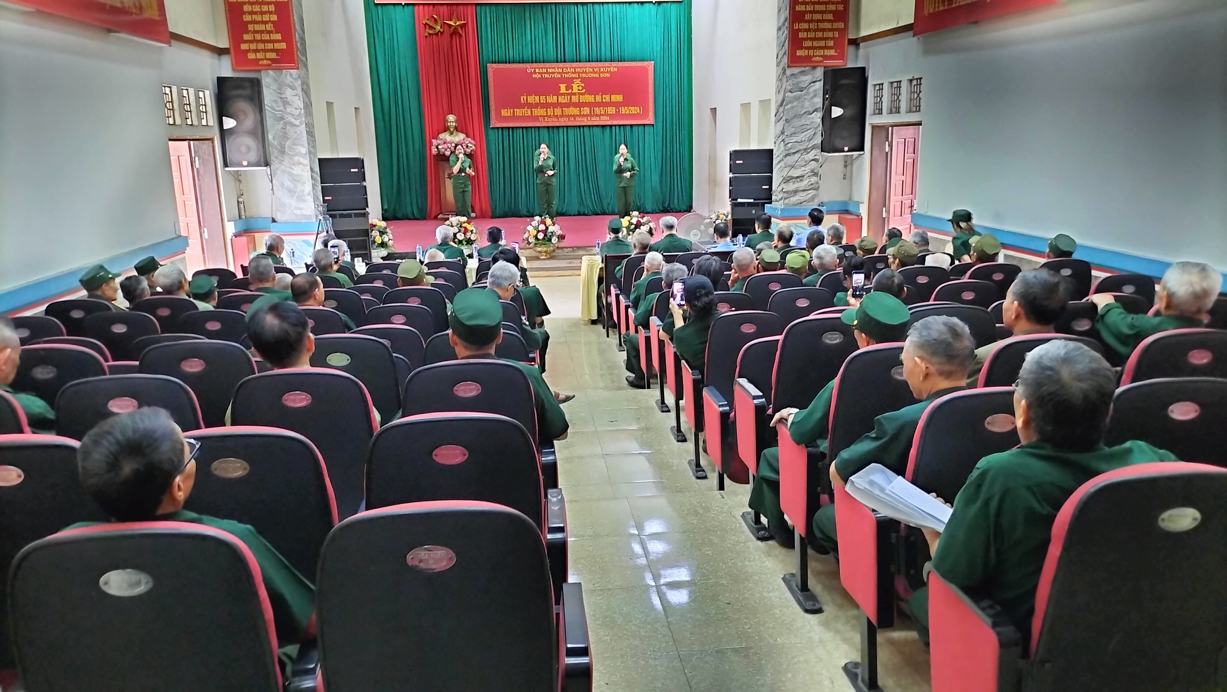 Hội Truyền thống Trường Sơn huyện kỷ niệm 65 năm ngày mở đường Hồ Chí Minh
