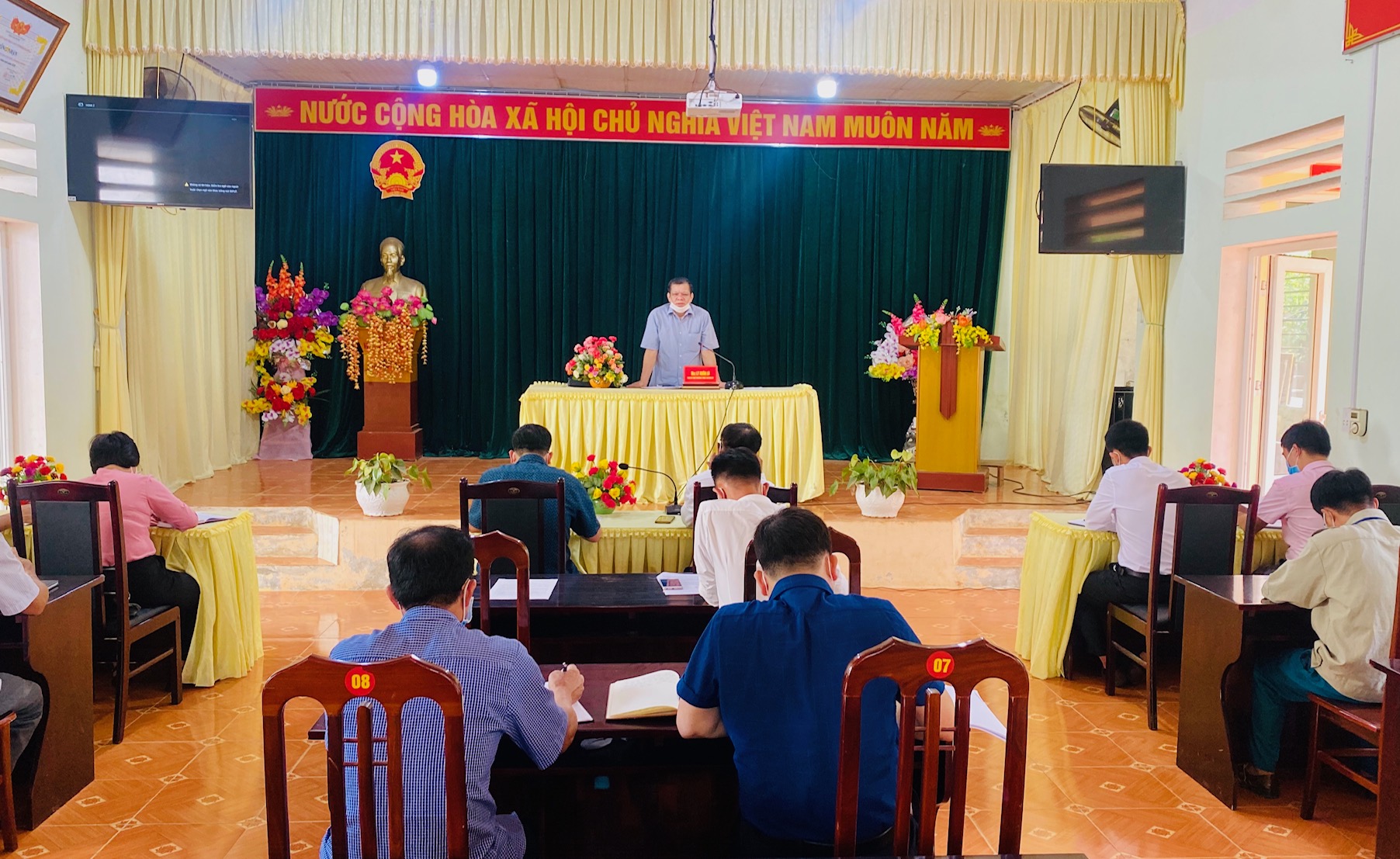 Phó Bí thư Thường trực Huyện ủy Lý Xuân Lù làm việc tại Phong Quang