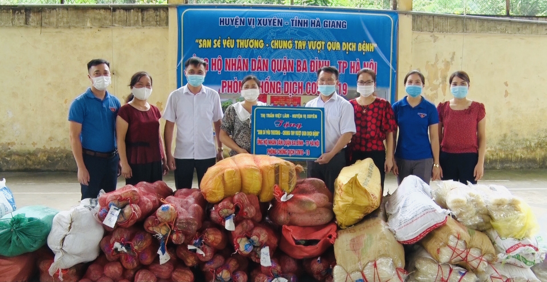 Huyện Vị Xuyên chung tay hỗ trợ lương thực, thực phẩm cho quận Ba Đình, Hà Nội