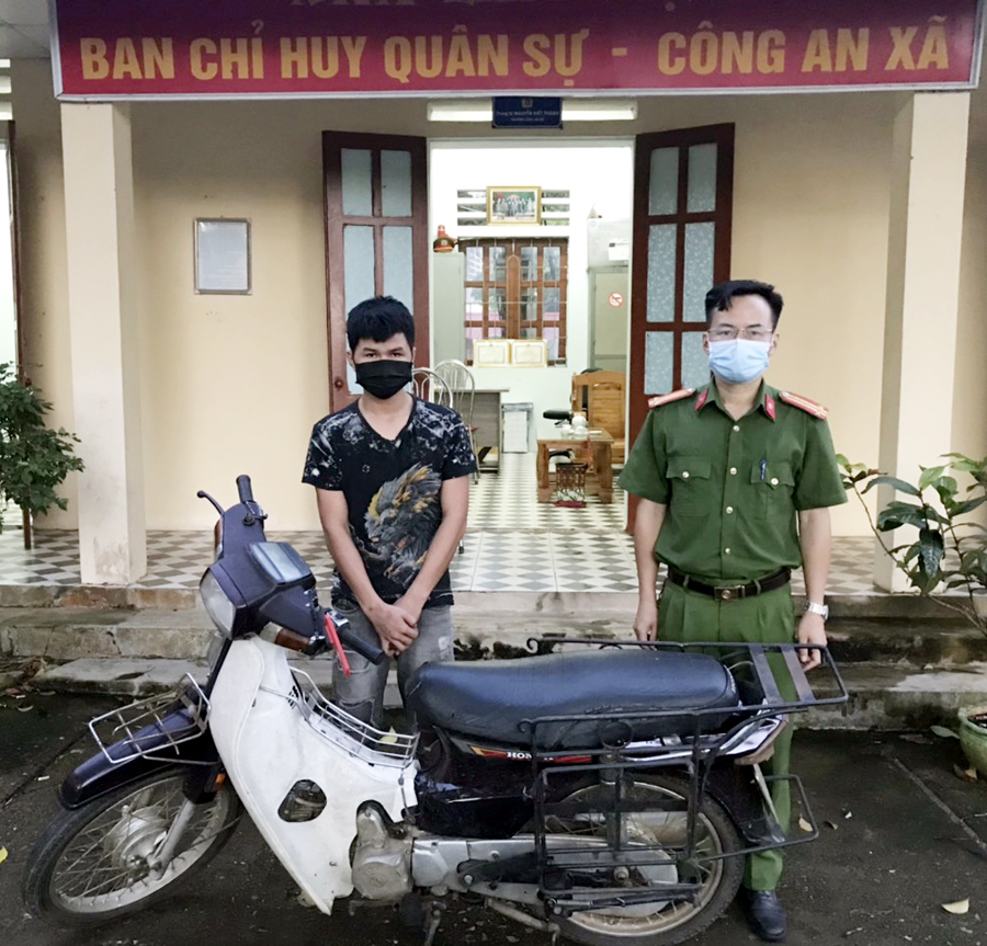 Công an xã Linh Hồ bắt giữ đối tượng trộm cắp xe máy