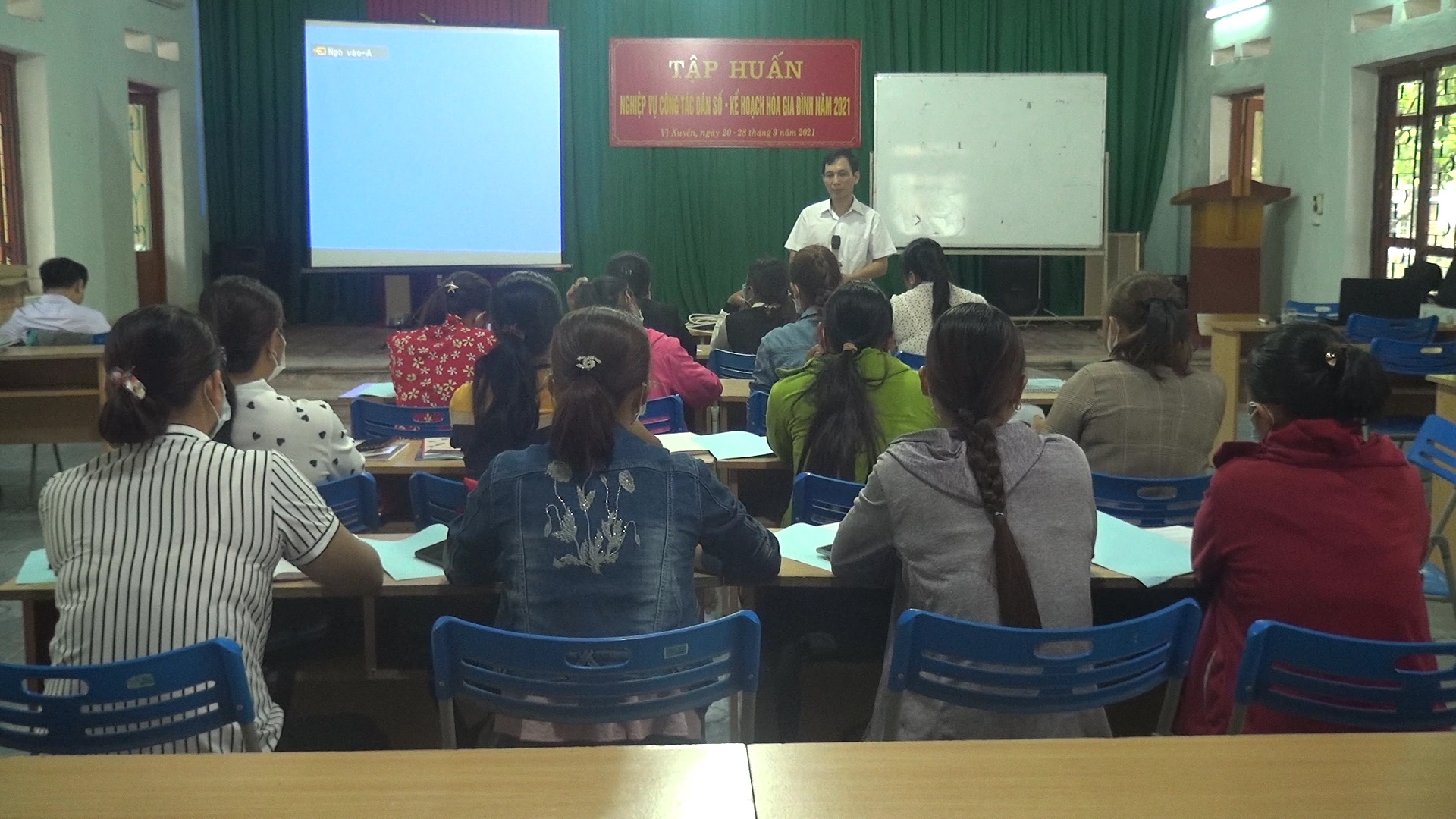 Trung tâm Dân số -  Kế hoạch hóa gia đình huyện Vị Xuyên tập huấn cho các công tác viên