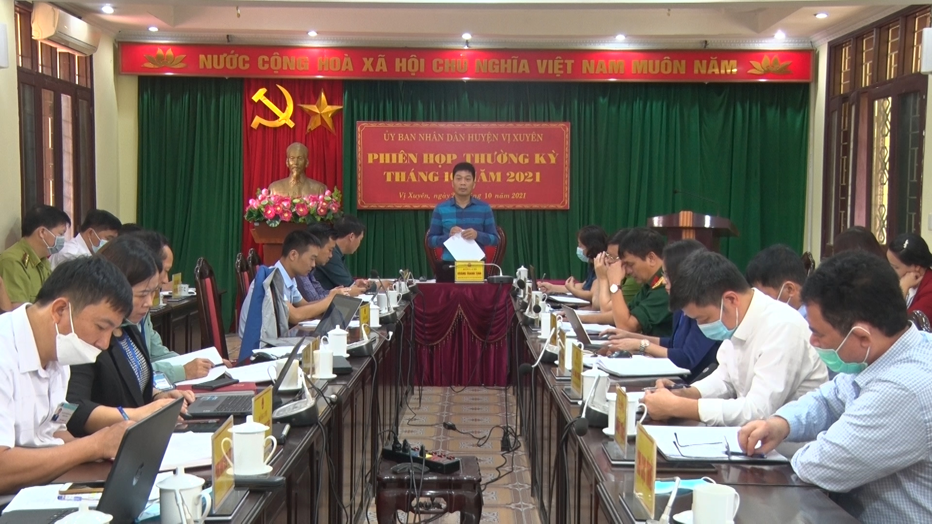 UBND huyện Vị Xuyên họp phiên tháng 10 thường kỳ