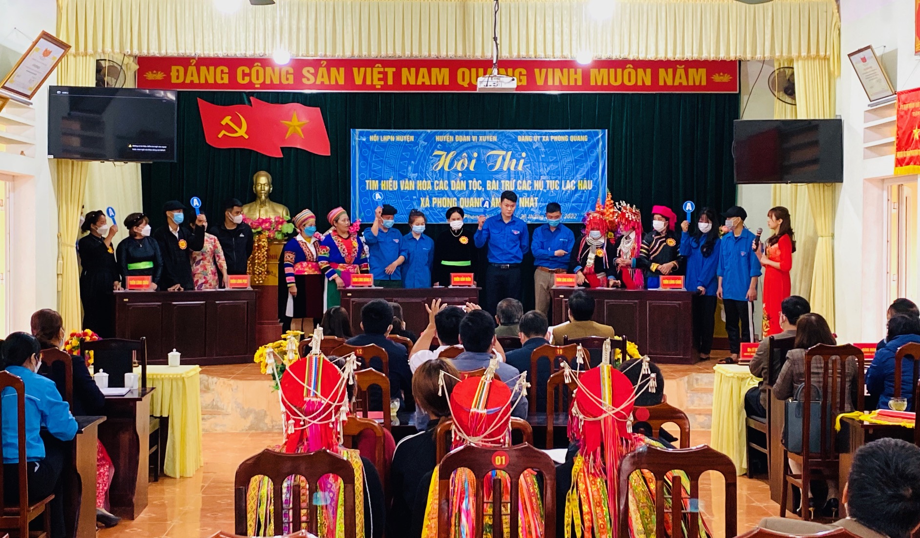Hội thi tìm hiểu văn hóa các dân tộc bài trừ các hủ tục lạc hậu xã Phong Quang