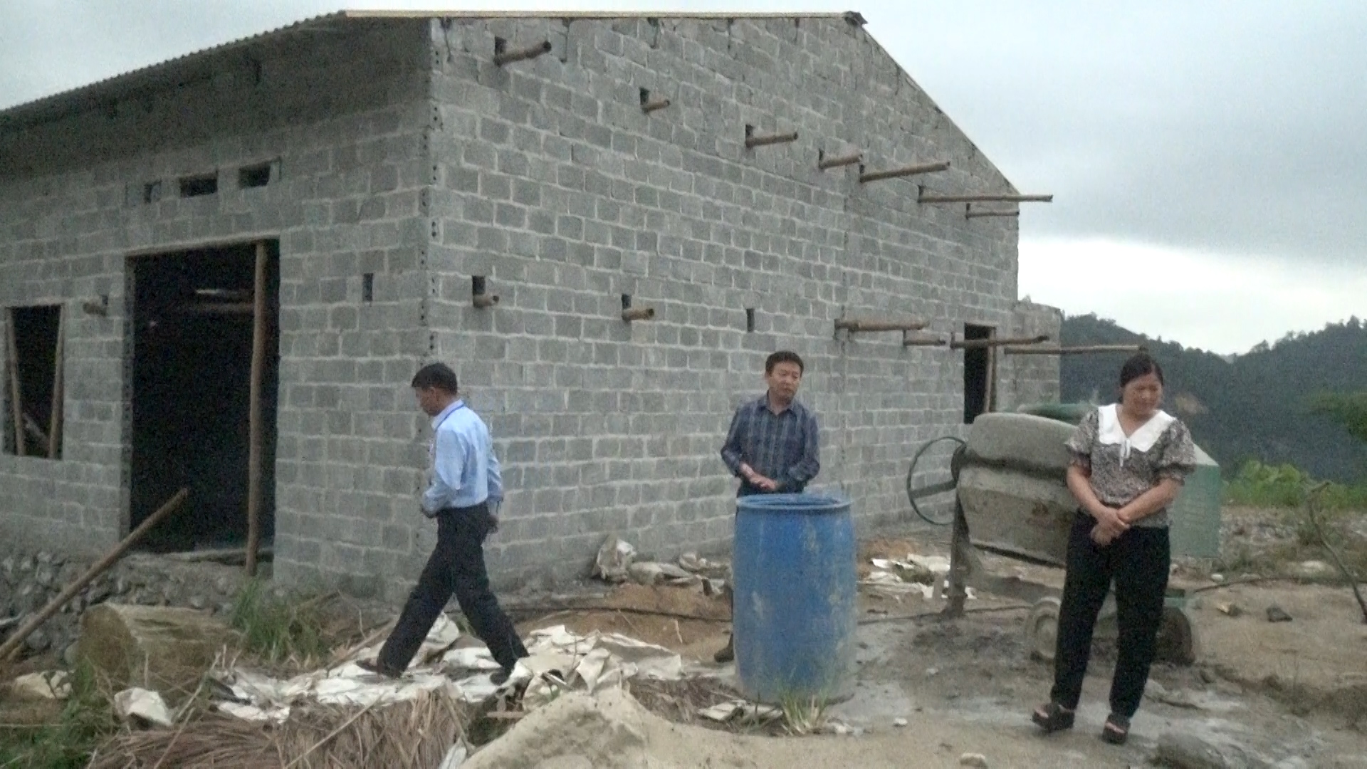 Đoàn công tác UBND huyện làm việc  tại xã Cao Bồ