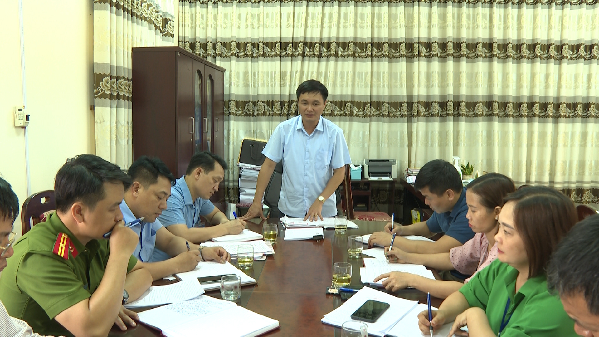 Bí thư Huyện ủy kiểm tra công tác chuẩn bị Đại hội Chi bộ tại TT Vị Xuyên và xã Ngọc Linh