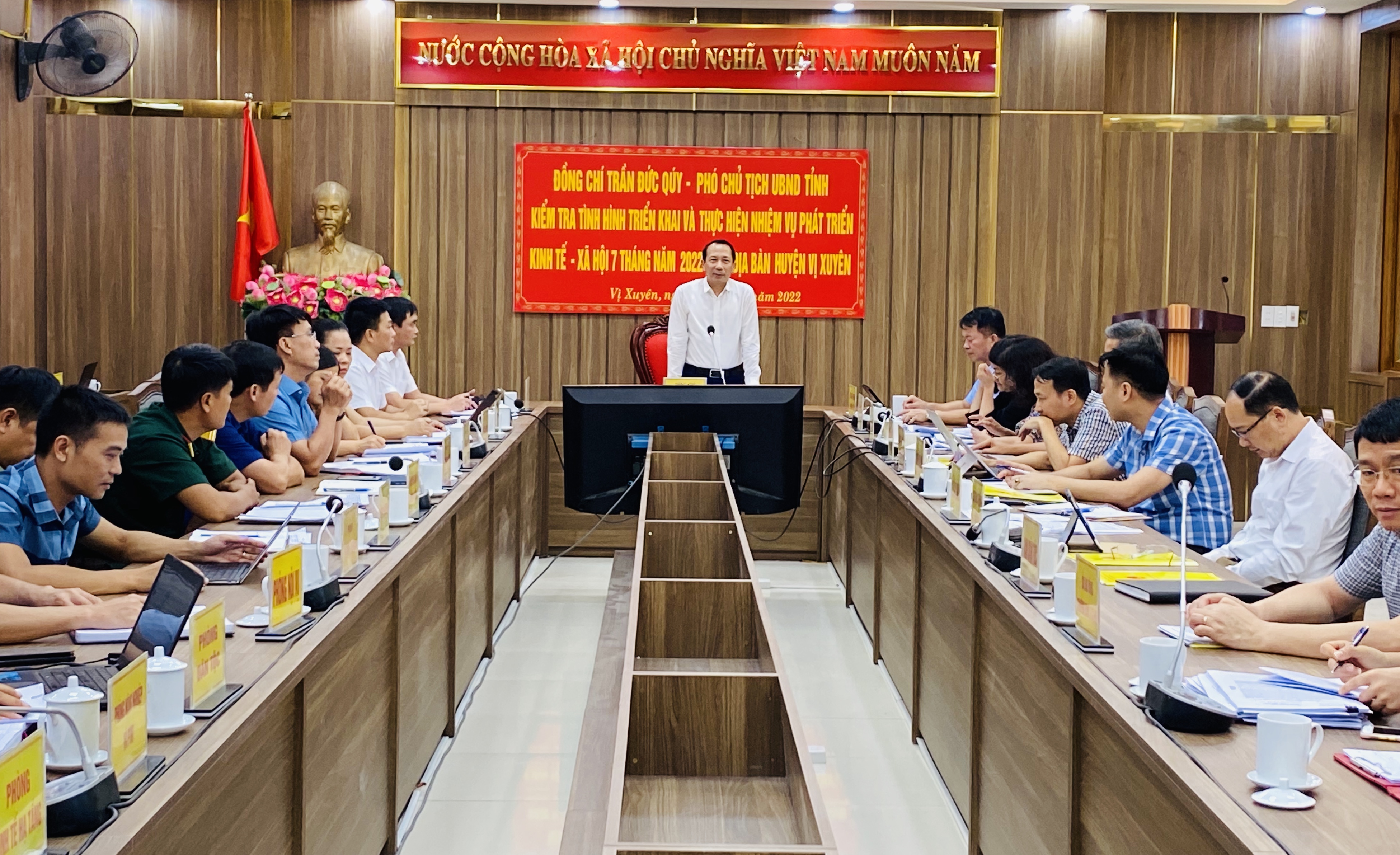 Phó Chủ tịch UBND tỉnh Trần Đức Quý làm việc tại huyện Vị Xuyên