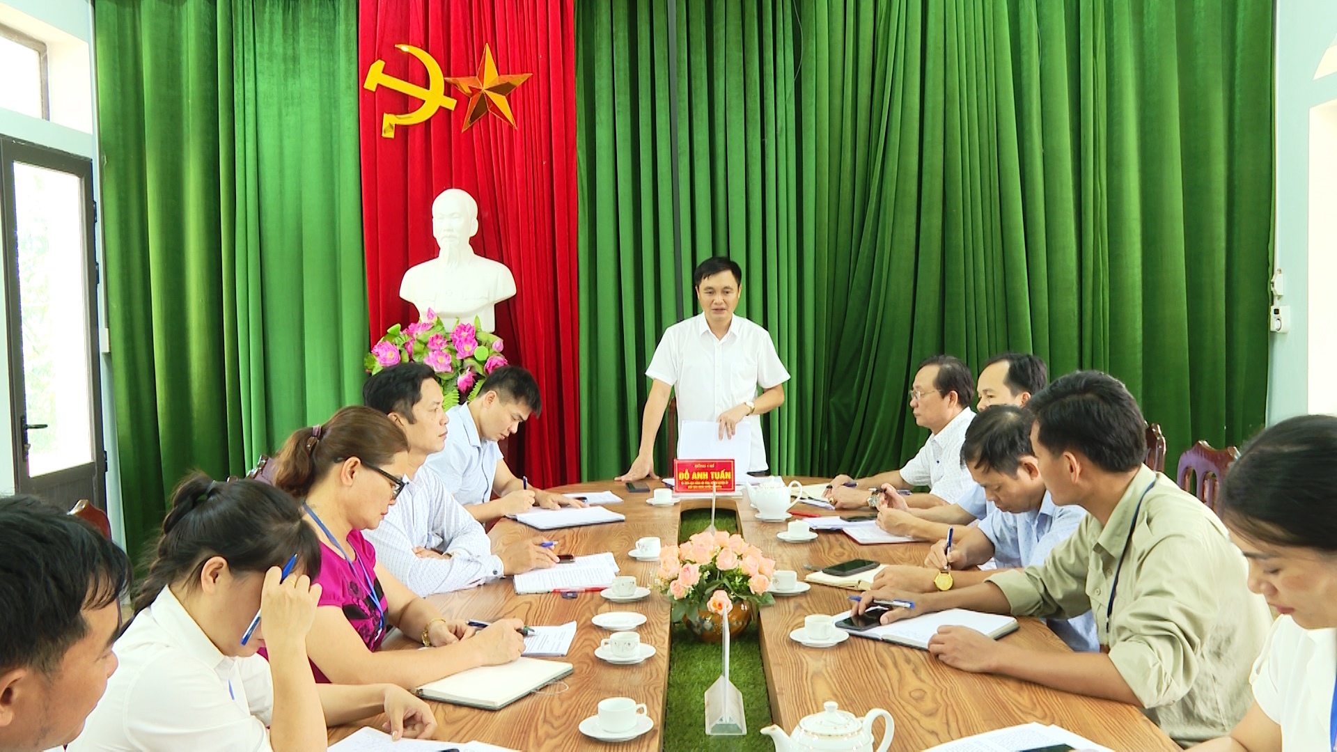 Bí thư Huyện ủy Vị Xuyên làm việc tại xã Việt Lâm
