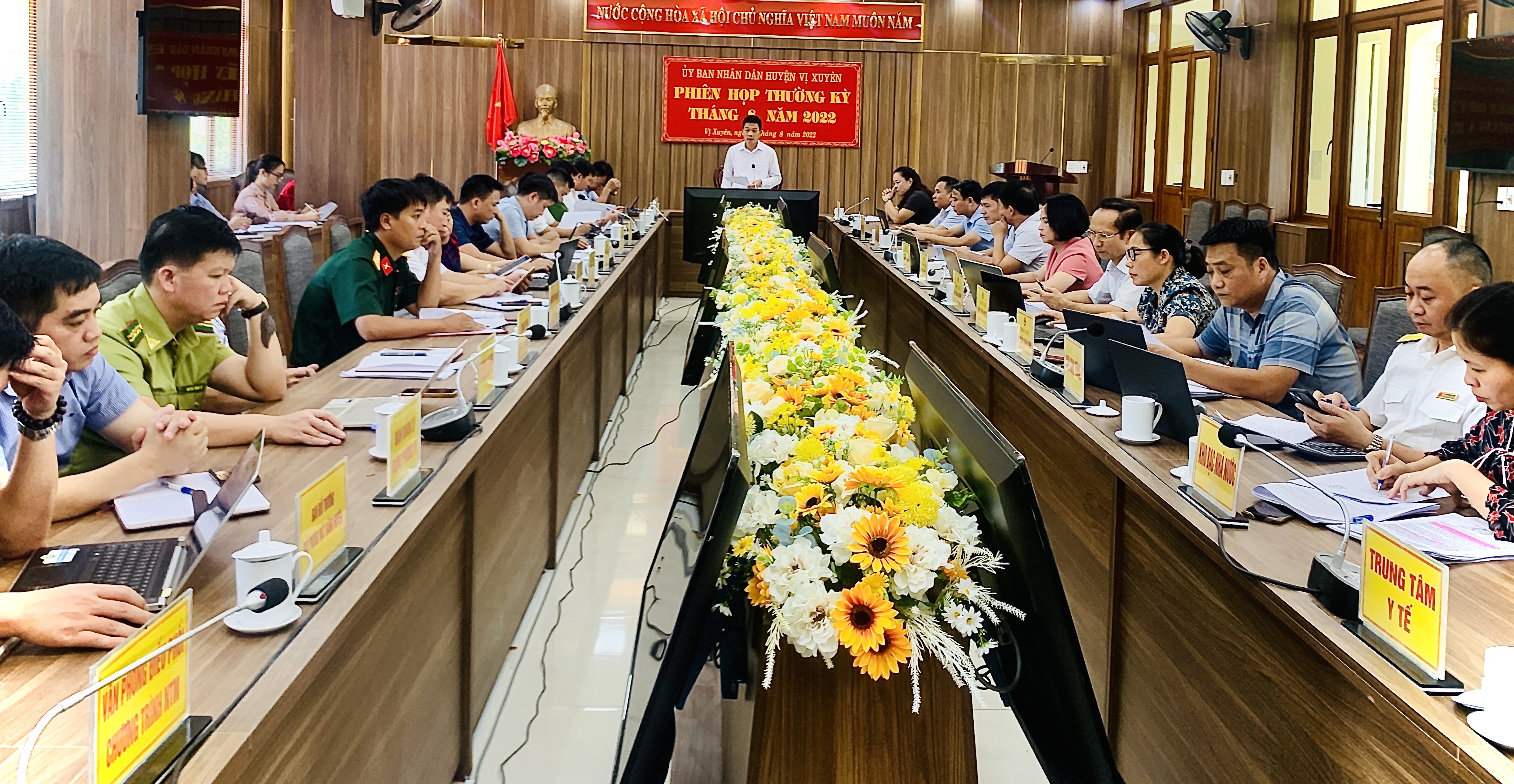 UBND huyện Vị Xuyên tổ chức họp phiên thường kỳ tháng 8