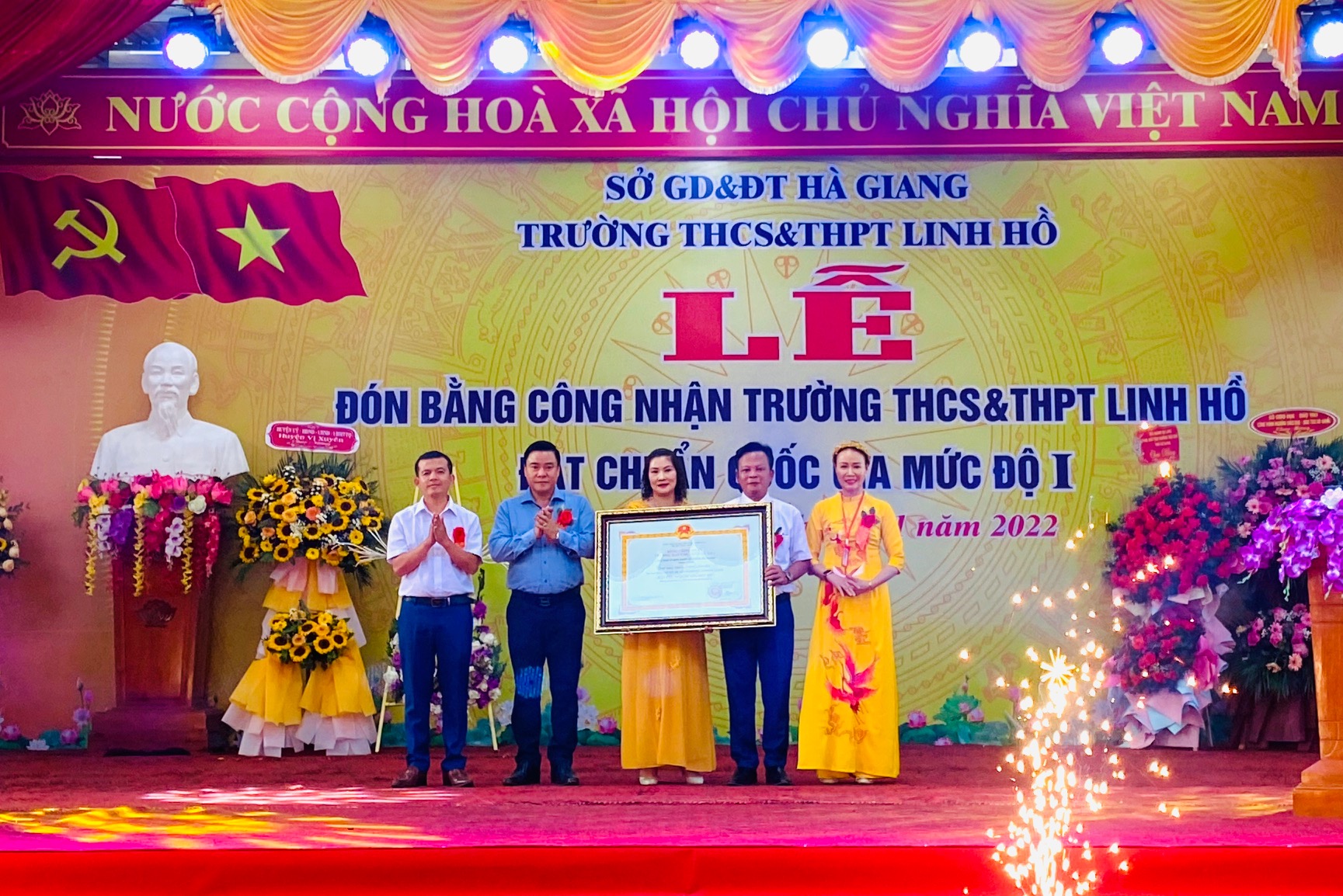 Lễ công nhận Trường THCS&THPT Linh Hồ đạt chuẩn Quốc gia cấp độ I