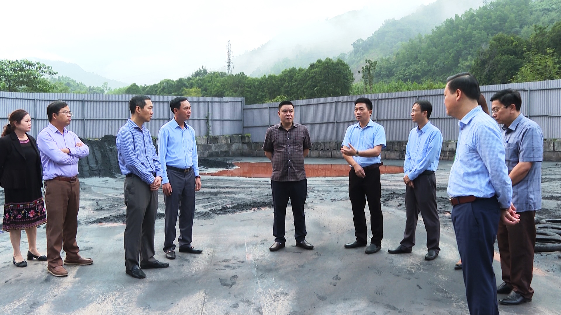 Phó Chủ tịch Thường trực UBND tỉnh Hoàng Gia Long kiểm tra Dự án  khai thác và tuyển quặng sắt Nam Lương.