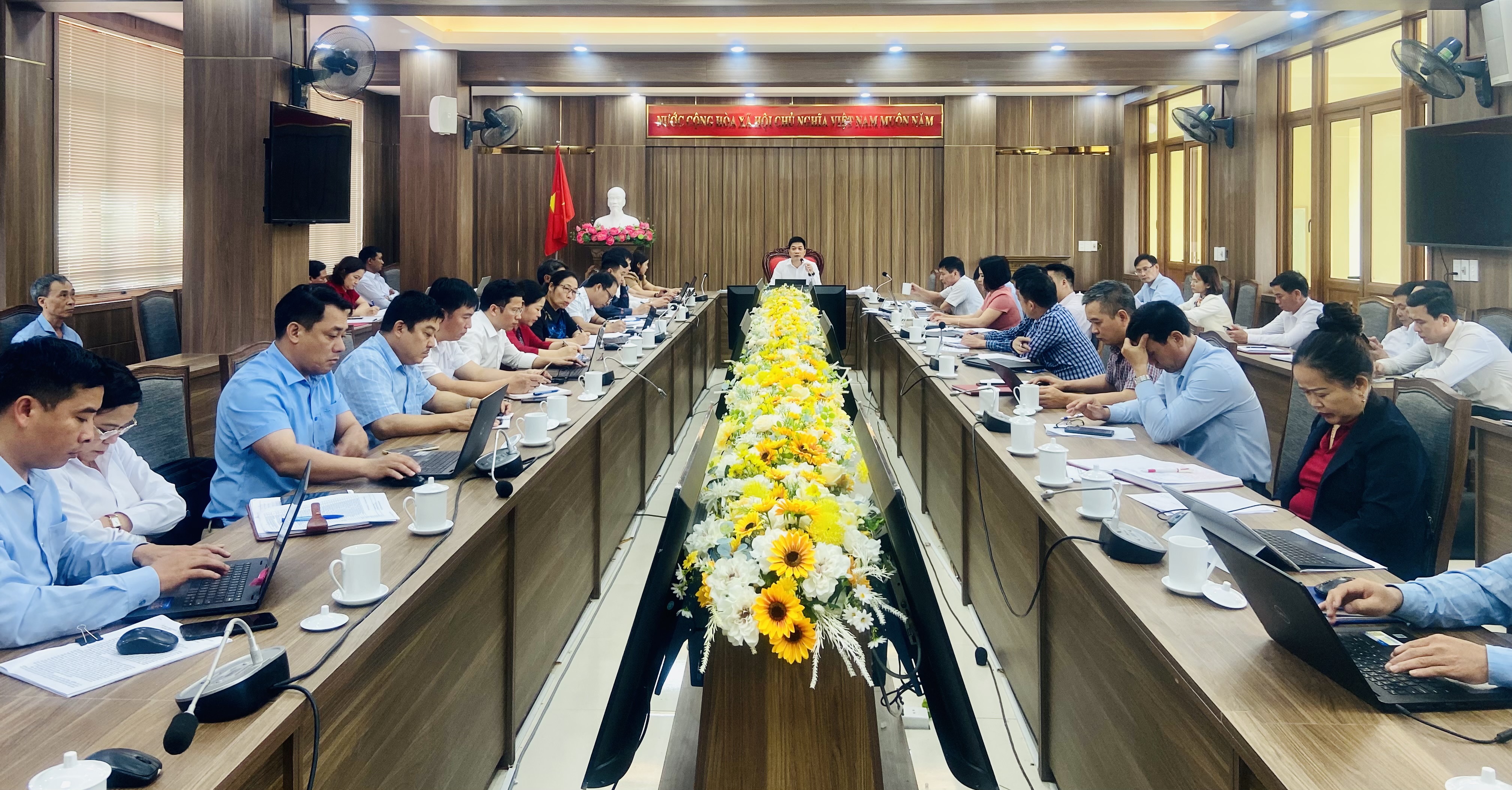 Vị Xuyên họp đánh giá cán bộ công chức, viên chức thuộc thẩm quyền của Chủ tịch UBND huyện năm 2022