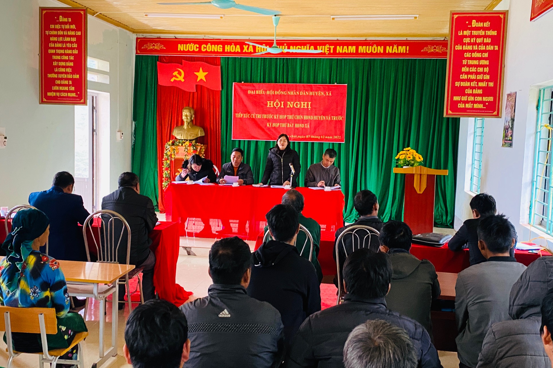 Tổ Đại biểu số 1, HĐND huyện Vị Xuyên TXCT tại thôn Xín Chải, xã Minh Tân
