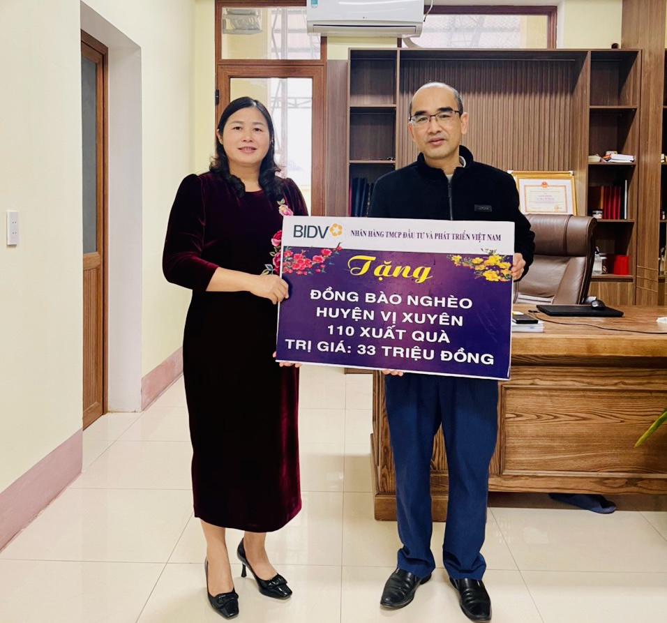 BIDV Hà Giang tặng quà cho đồng bào nghèo huyện Vị Xuyên