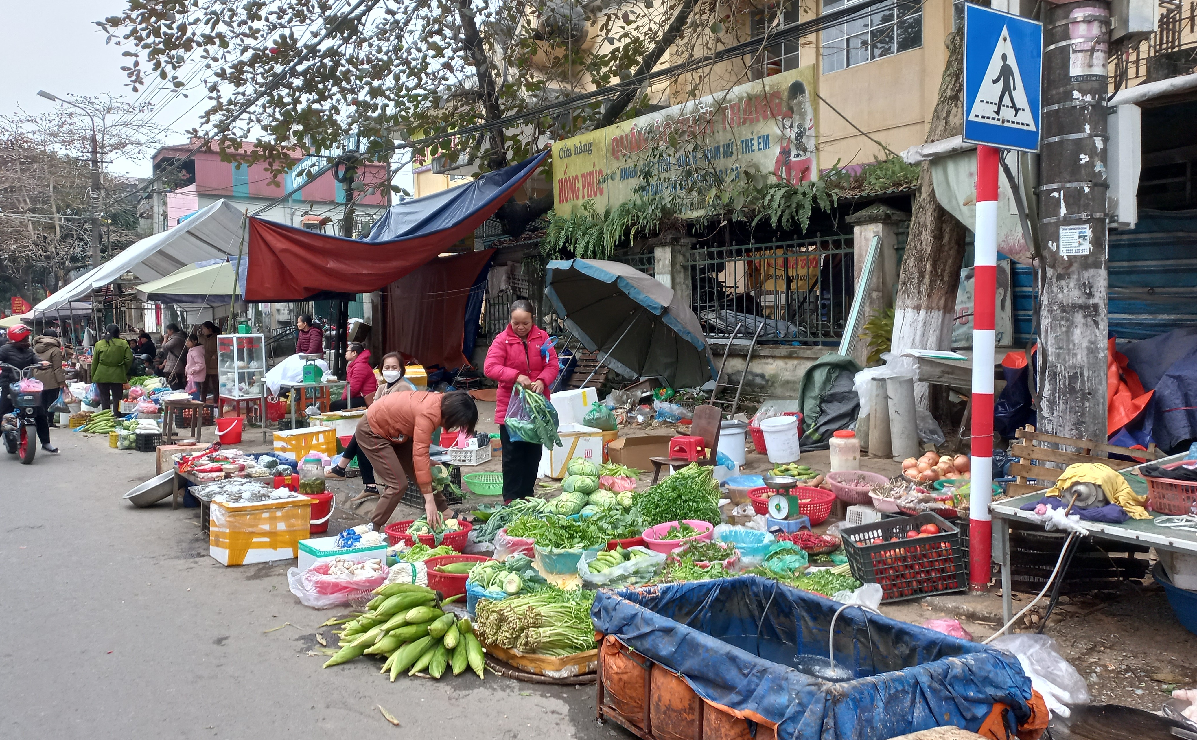 Thực phẩm tại thị trấn Vị Xuyên ổn định giá sau Tết Nguyên đán.
