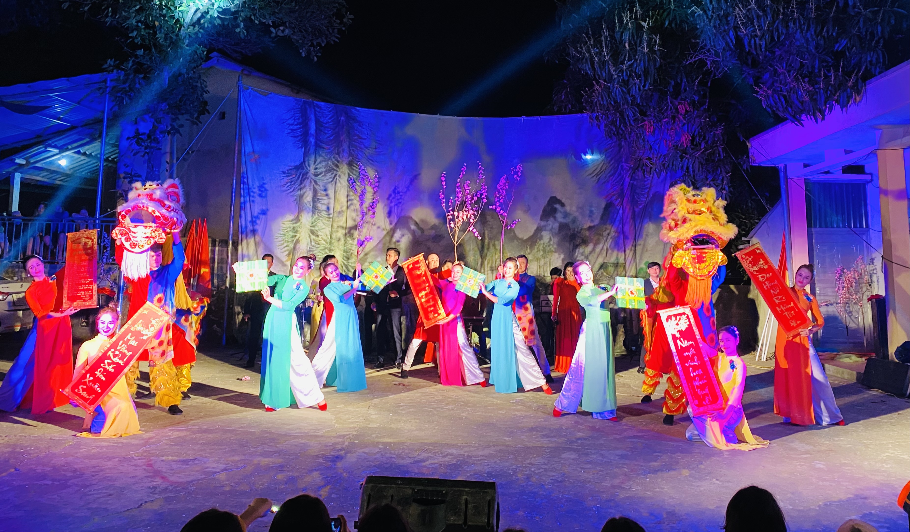 Dấu ấn chương trình biểu diễn của Đoàn Nghệ thuật tỉnh Hà Giang tại huyện Vị Xuyên.