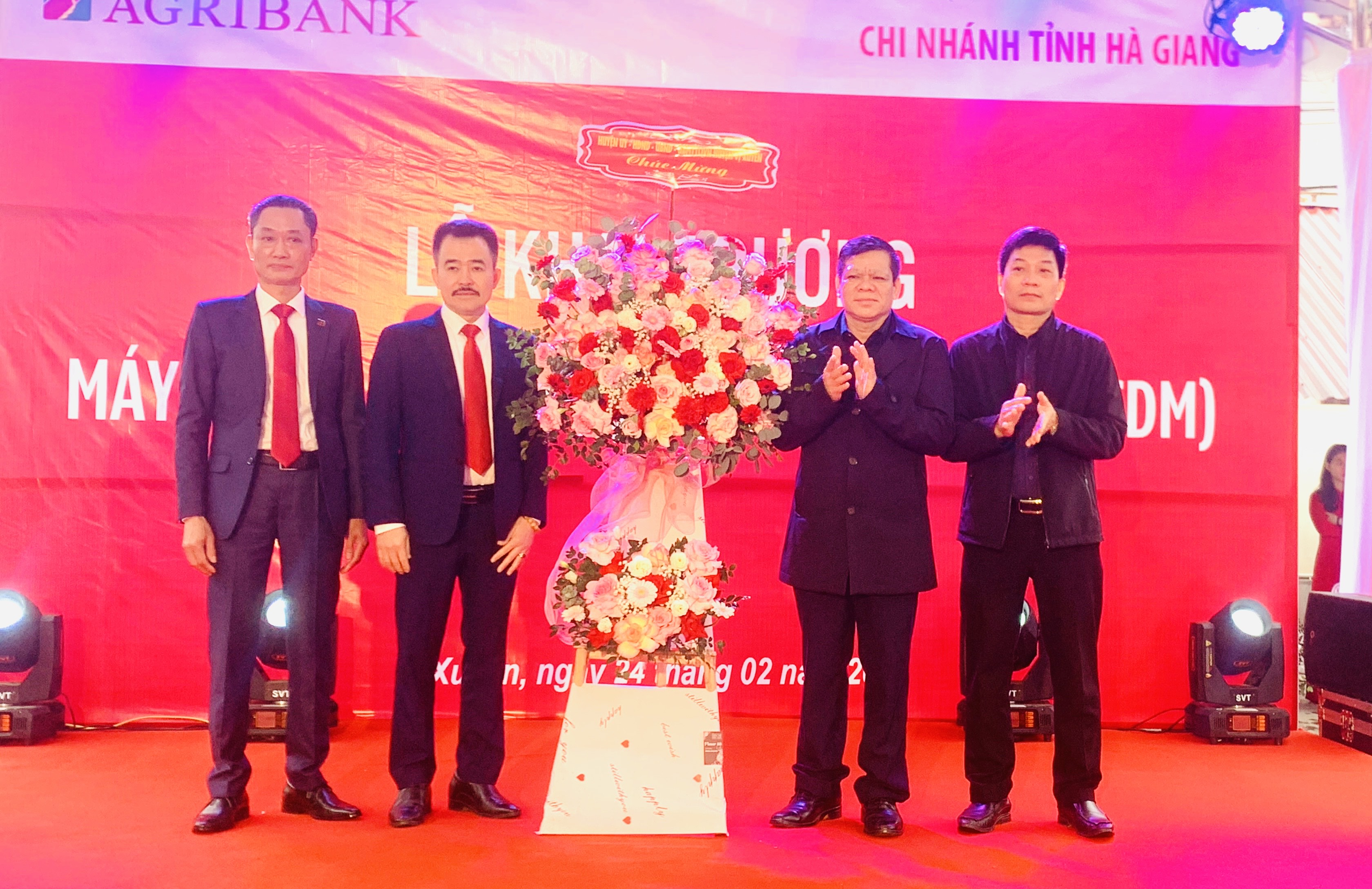 Agribank chi nhánh huyện Vị Xuyên khai trương máy gửi, rút tiền tự động  AUTOBANK ( CDM)