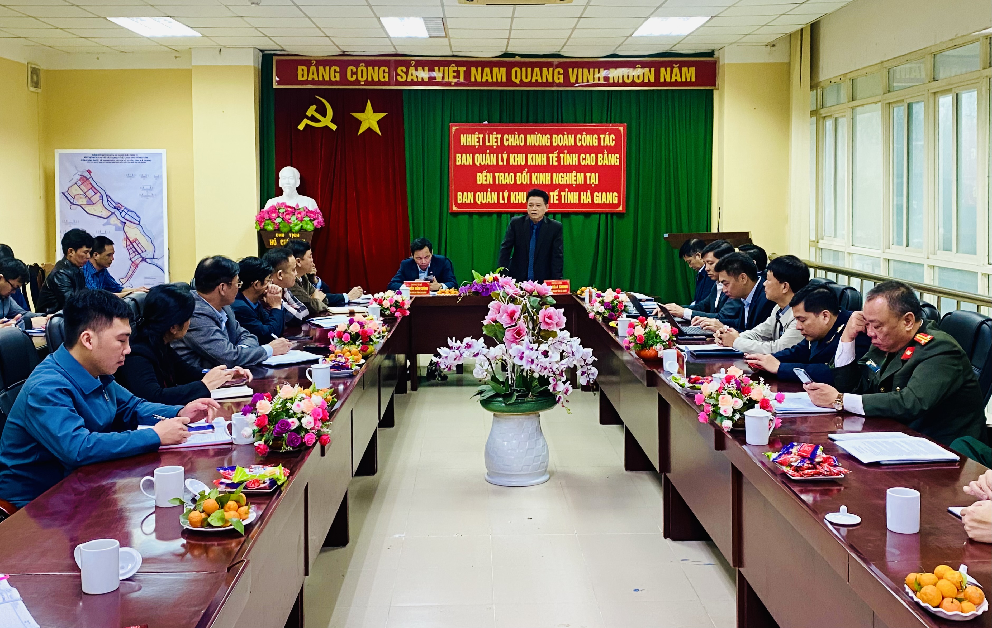Đoàn công tác tỉnh Cao Bằng học tập kinh nghiệm tại cửa khẩu quốc tế Thanh Thủy
