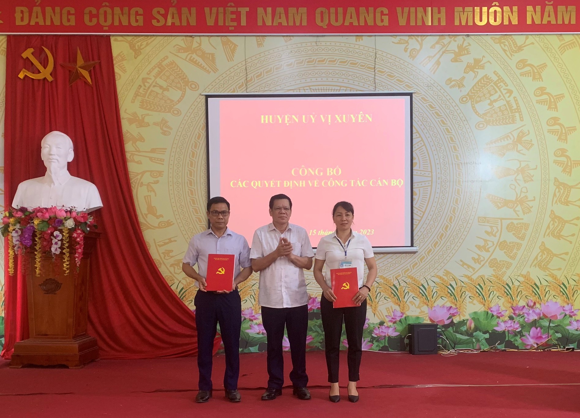 Huyện ủy Vị Xuyên công bố Quyết định về công tác cán bộ tại xã Linh Hồ