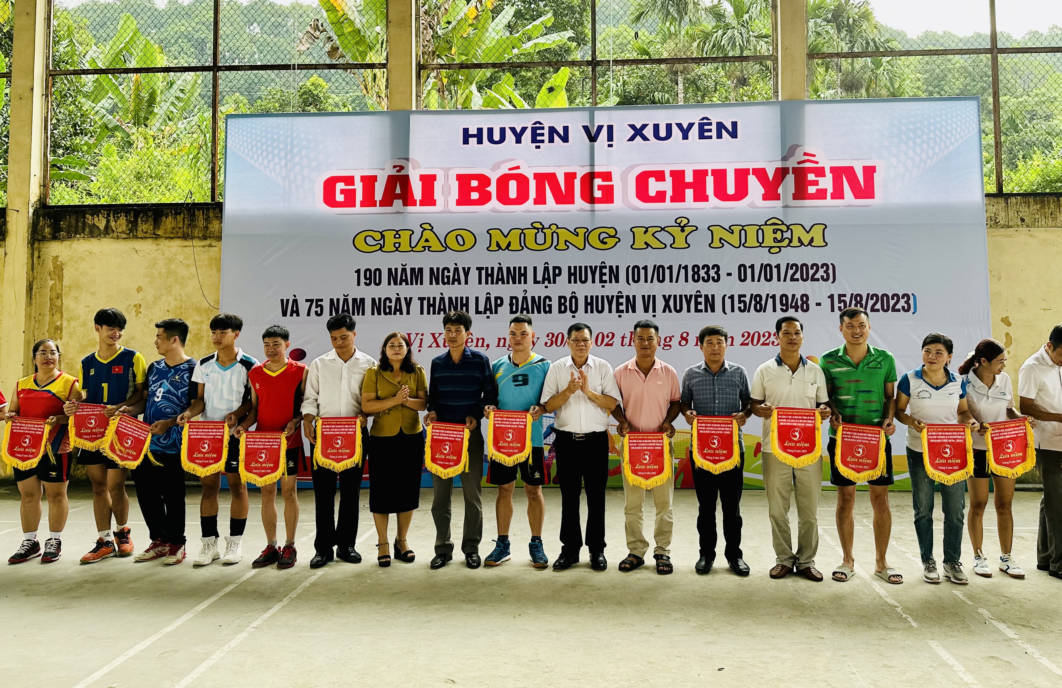 Giải bóng chuyền chào mừng ngày thành lập huyện Vị Xuyên